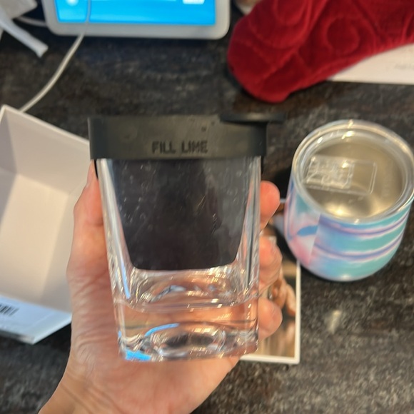 VEUC used 1x CORKSICLE whiskey wedge and insulated glass tumbler - Picture 10 of 11